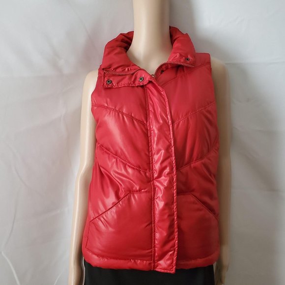 Old Navy Women’s Red Quilted Frost-Free Sleeveless Winter Puffer Vest Red Small - Picture 4 of 16